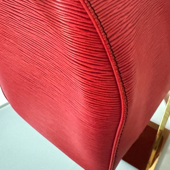 LOUIS VUITTON M42997 LV Speedy 35 Travel Bag Epi Red Leather Gold Hardware - Picture 5 of 16